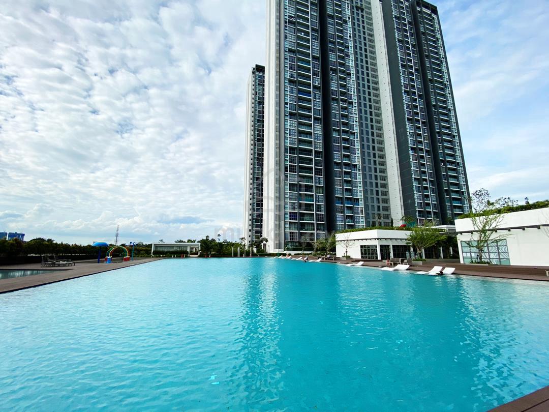 CONDOMINIUM FOR RENT – LAKEFRONT RESIDENCE CYBERJAYA
