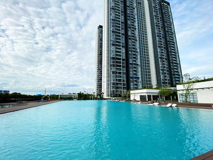 CONDOMINIUM FOR RENT – LAKEFRONT RESIDENCE CYBERJAYA
