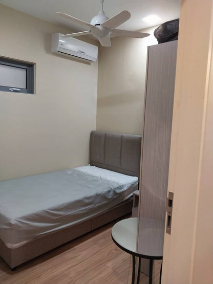 CONDOMINIUM FOR RENT – LAKEFRONT RESIDENCE CYBERJAYA